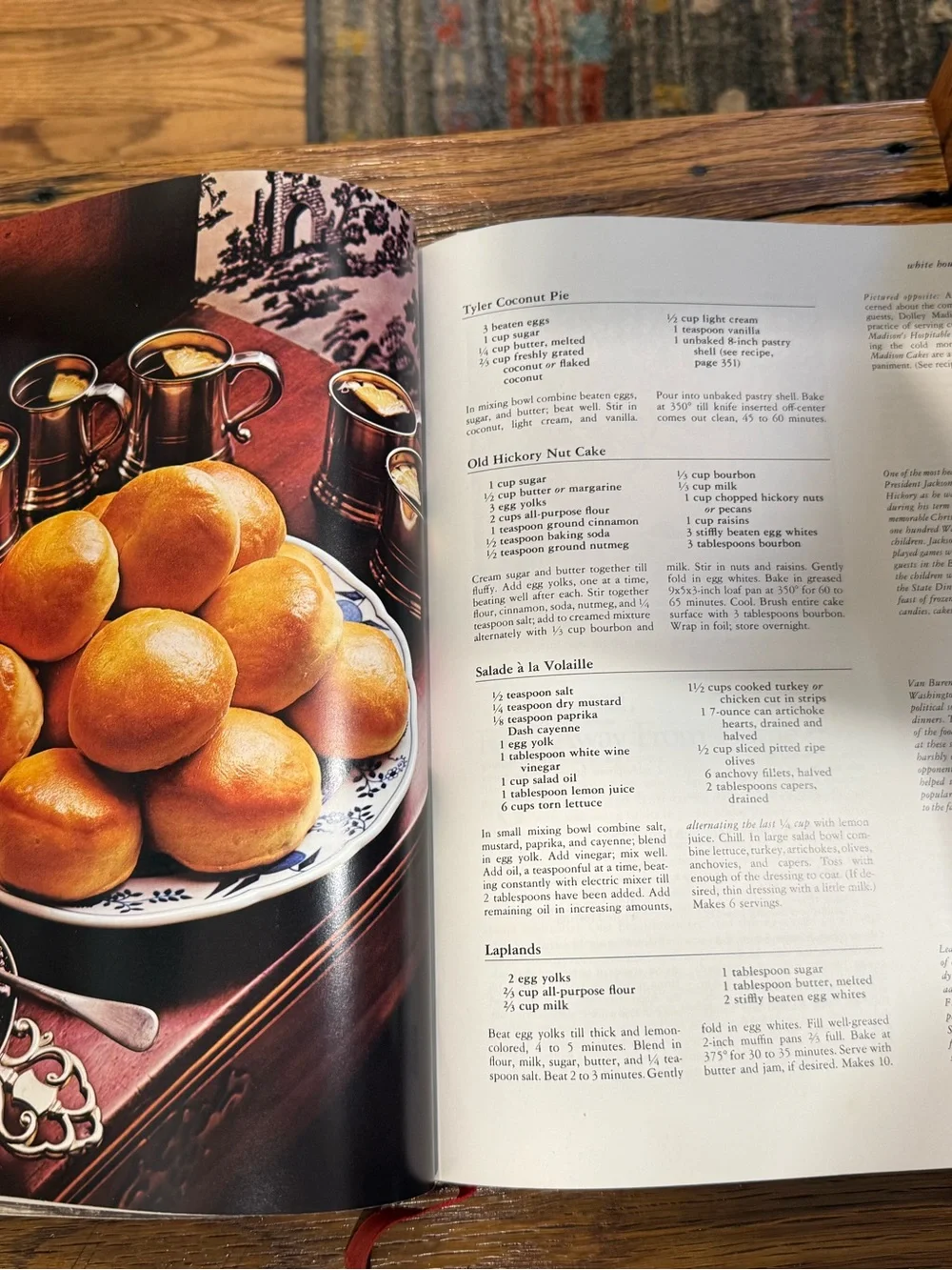 Better Homes and Gardens Heritage Cook Book — Cream and Blue Illustrated Cover
